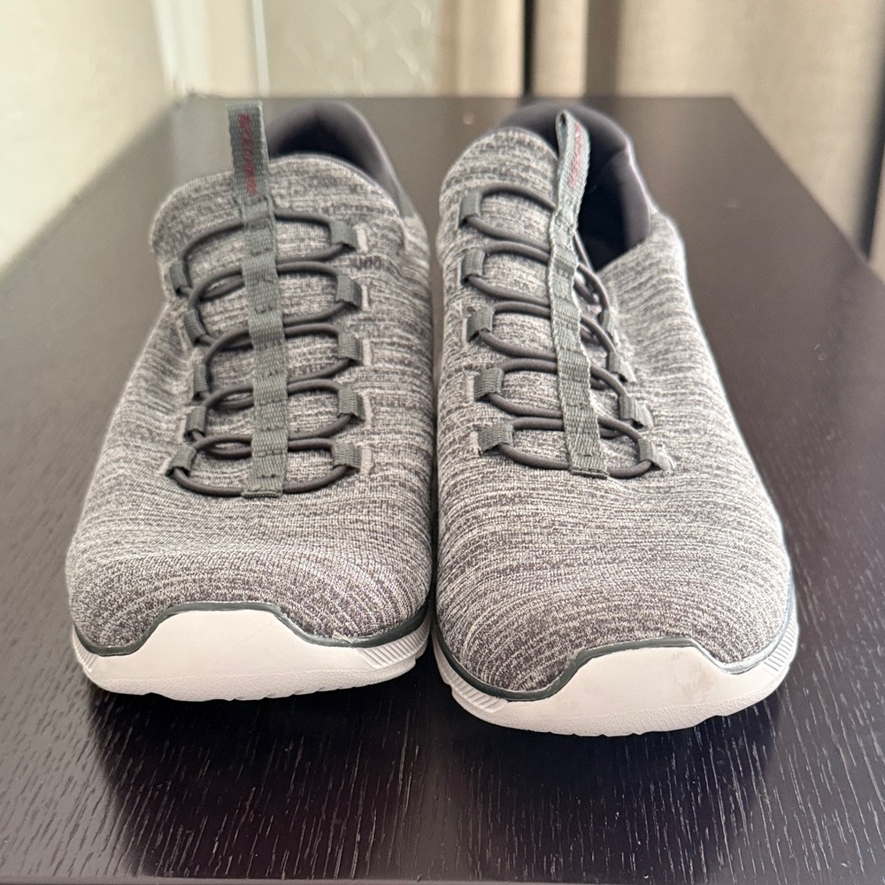 Sketchers Slip On Relaxed Fit Air Cooled Memory Foam Size Men’s 10.5